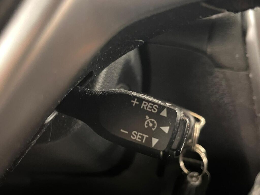 Toyota Avensis 2012 Vihreä