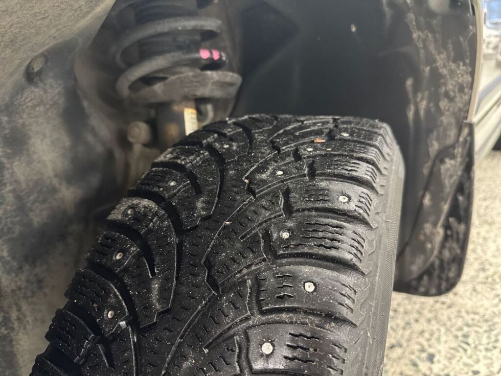 Skoda Yeti 2013 Metallinhohto Ruskea (beige)