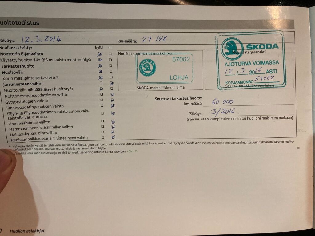 Skoda Yeti 2013 Metallinhohto Ruskea (beige)