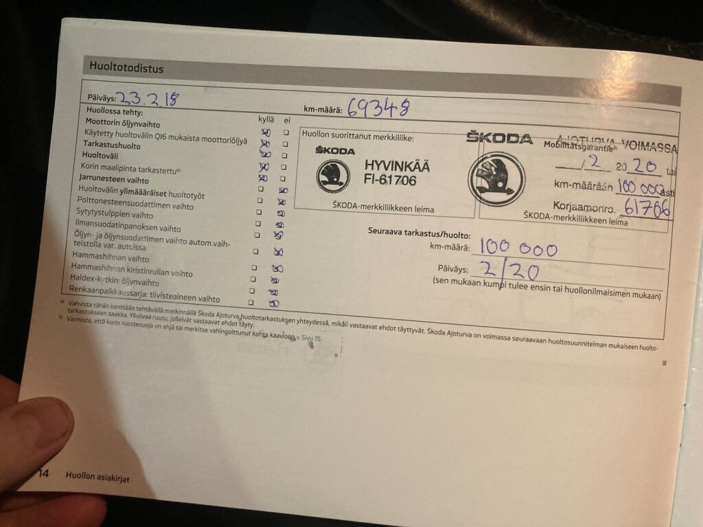 Skoda Yeti 2013 Metallinhohto Ruskea (beige)