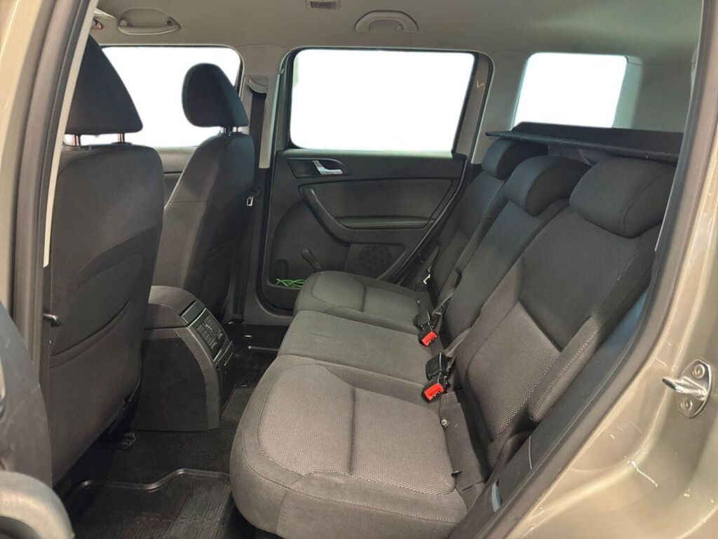 Skoda Yeti 2013 Metallinhohto Ruskea (beige)