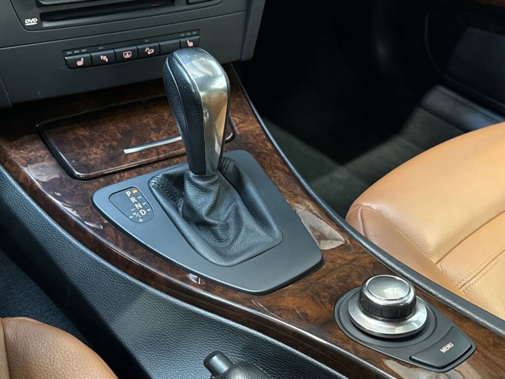 BMW 330 2007 Harmaa