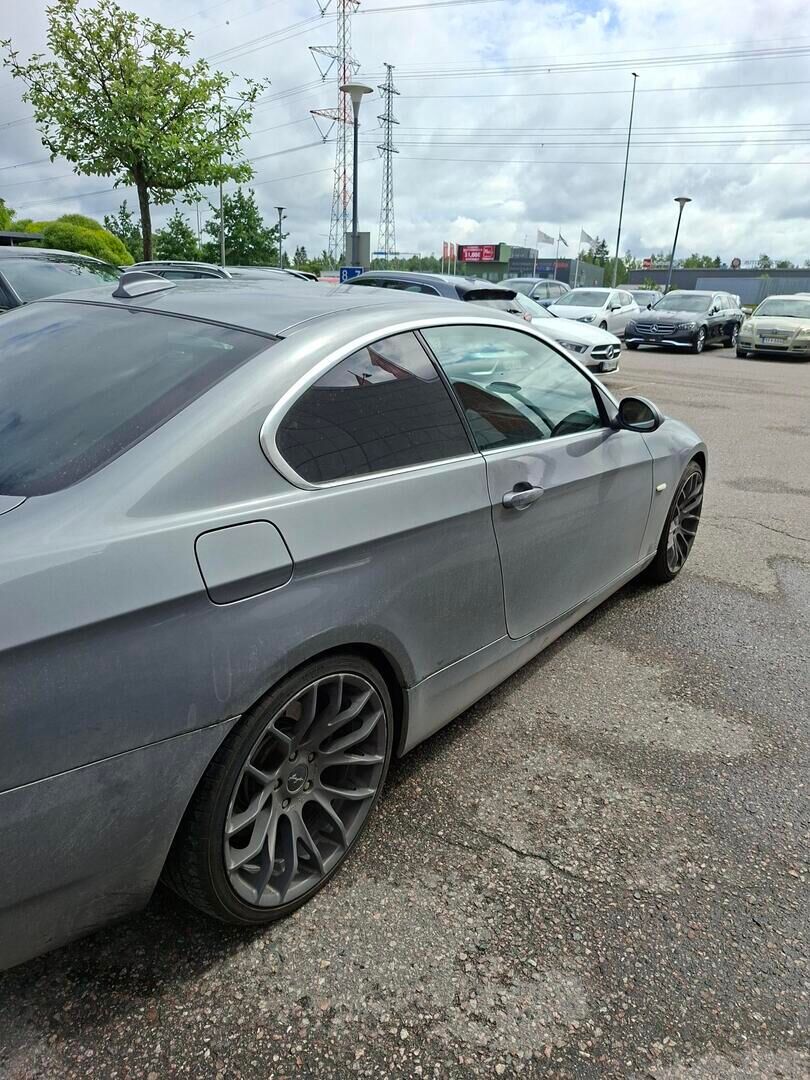 BMW 330 2007 Harmaa