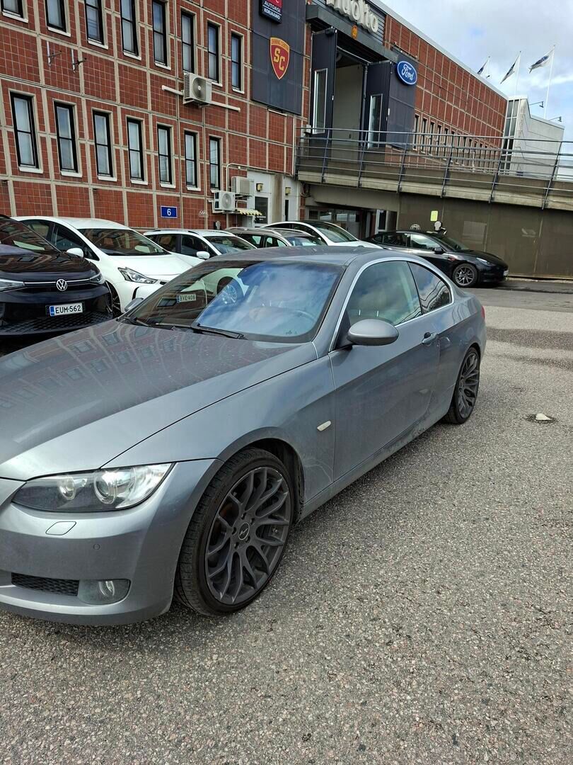 BMW 330 2007 Harmaa