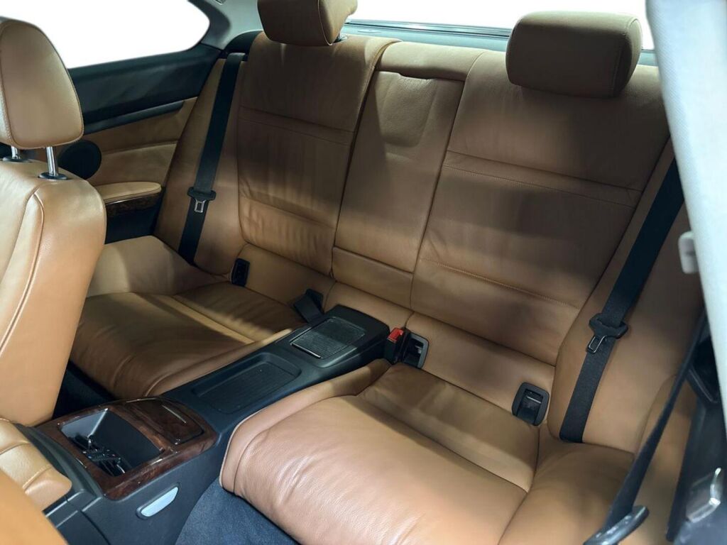 BMW 330 2007 Harmaa