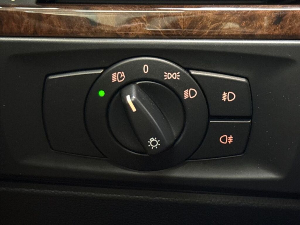 BMW 330 2007 Harmaa