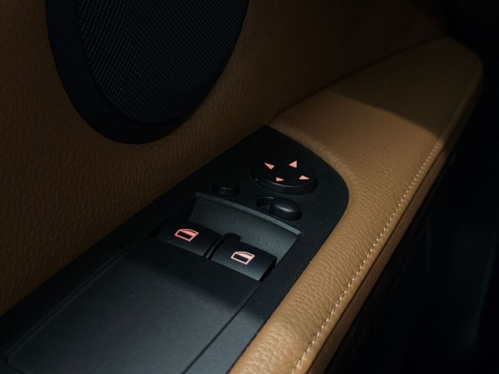 BMW 330 2007 Harmaa