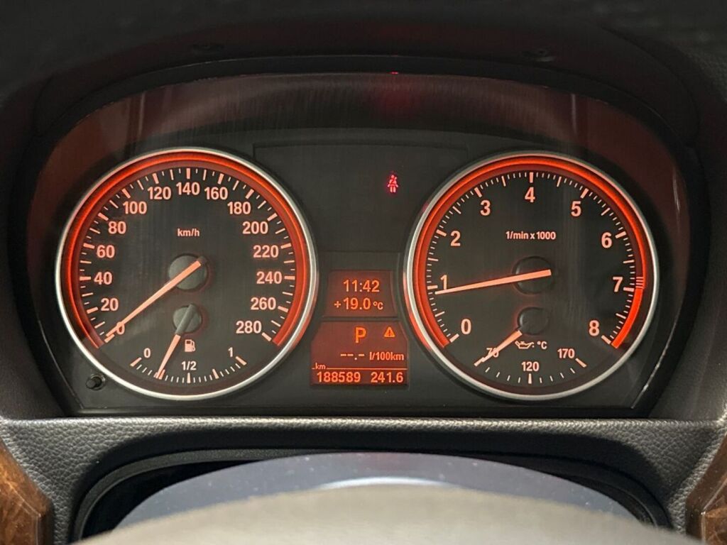 BMW 330 2007 Harmaa