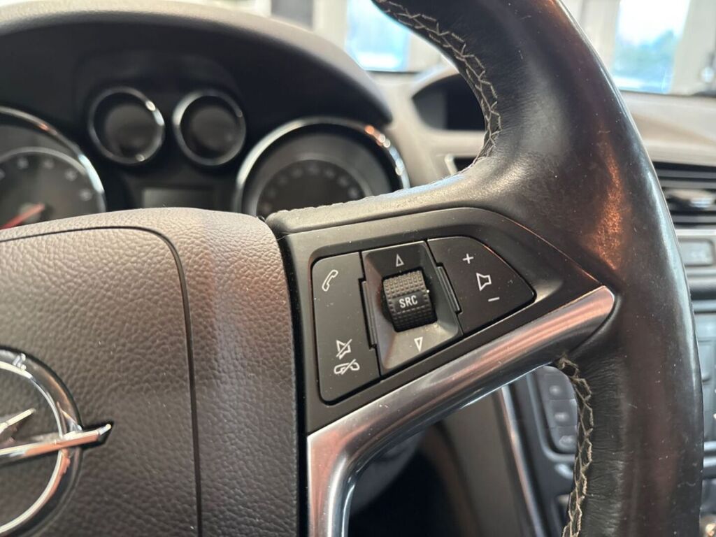 Opel Mokka 2013 Musta