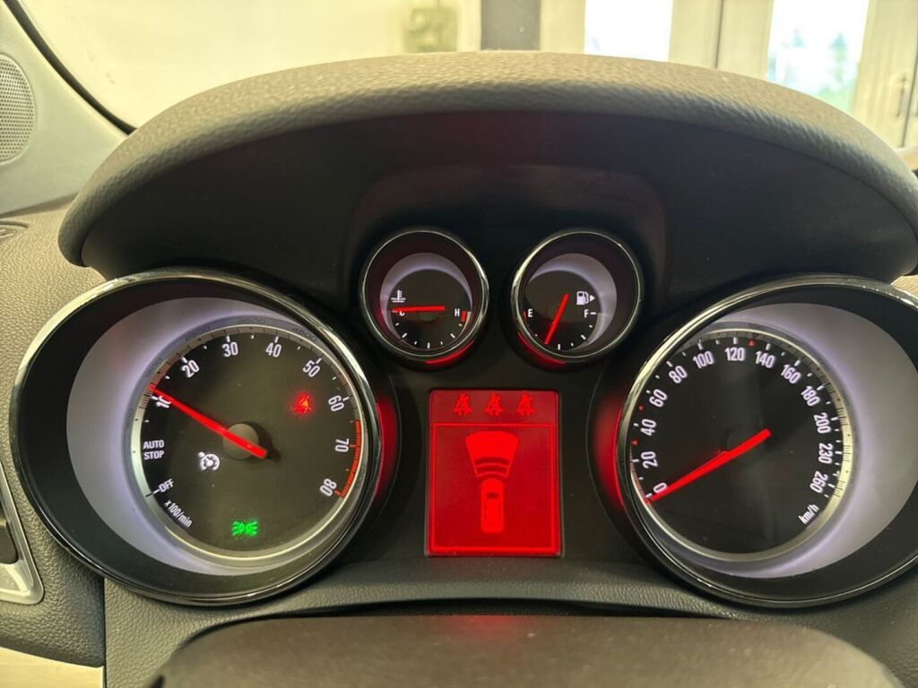 Opel Mokka 2013 Musta