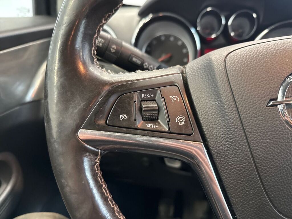 Opel Mokka 2013 Musta
