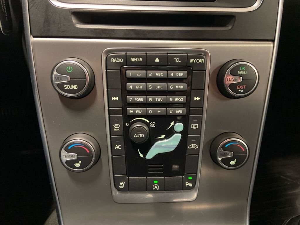 Volvo S60 2013 Musta