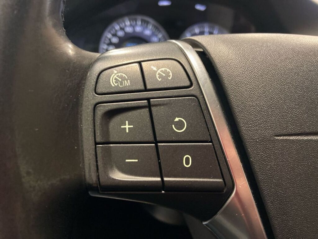 Volvo S60 2013 Musta