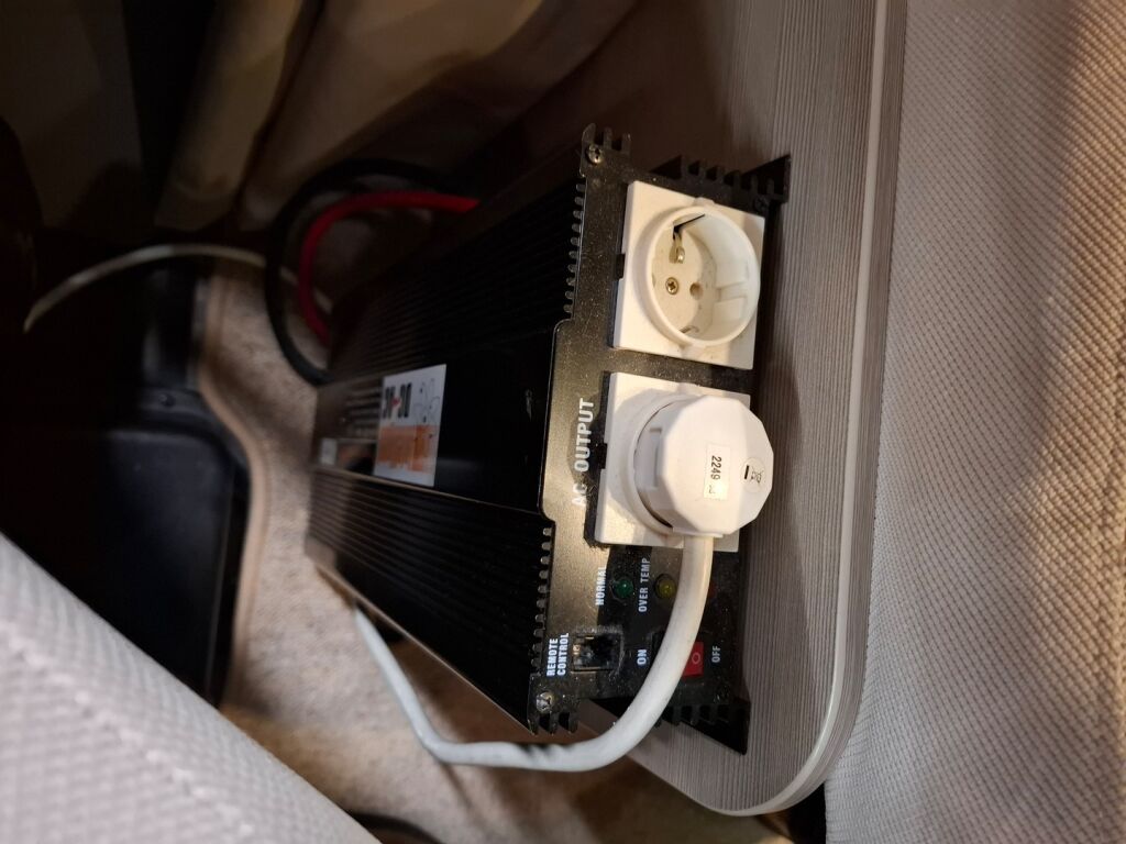 Adria Matrix Supreme 667 SPS 2013 Valkoinen