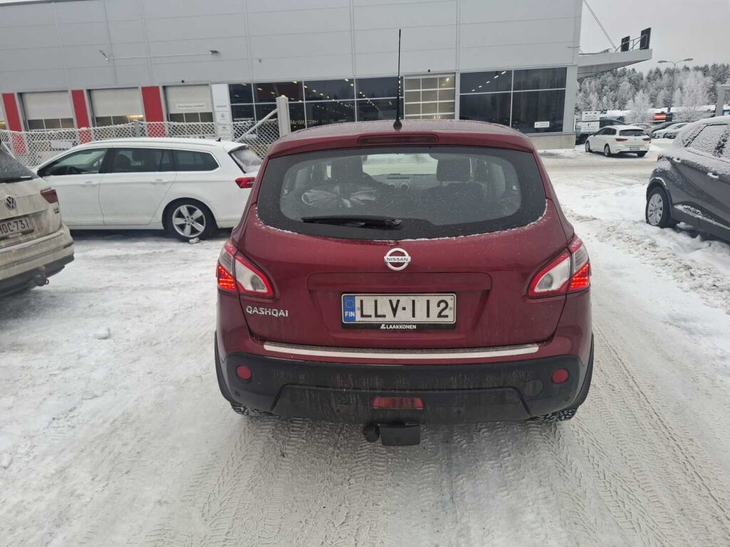 Nissan Qashqai 2013 Punainen