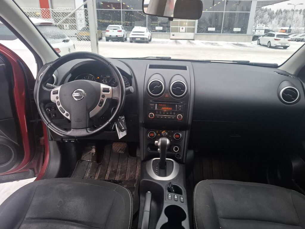 Nissan Qashqai 2013 Punainen