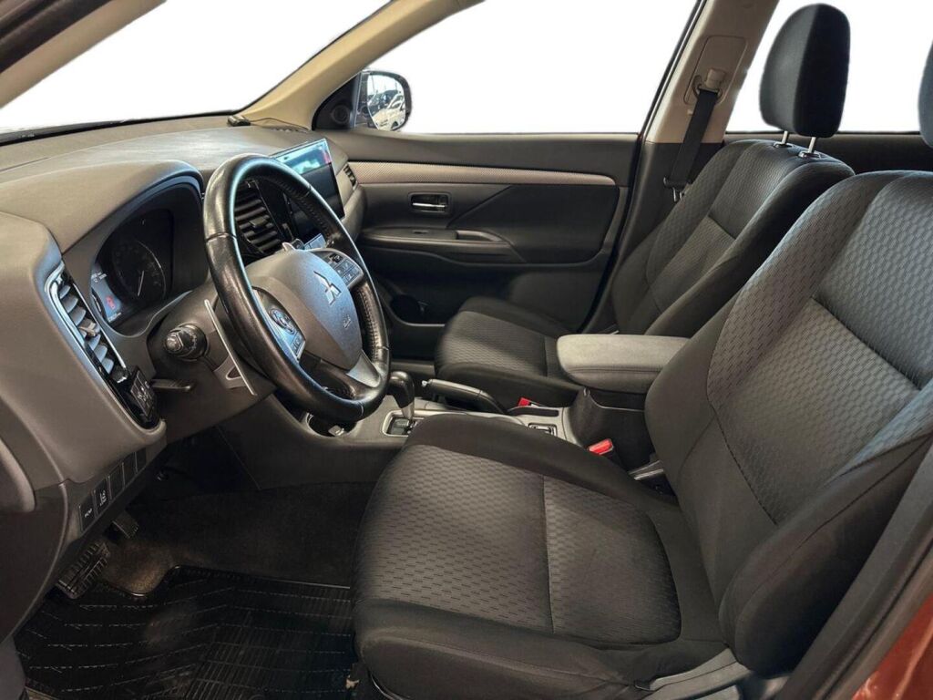 Mitsubishi Outlander 2013 Ruskea (beige)