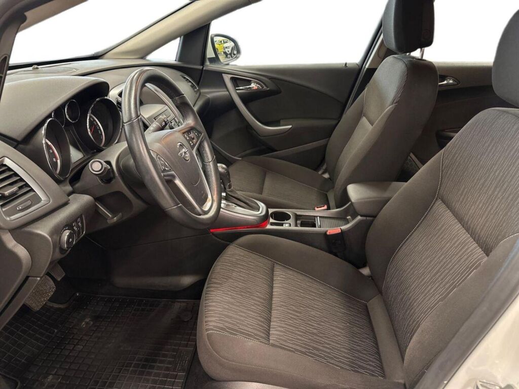 Opel Astra 2013 Valkoinen