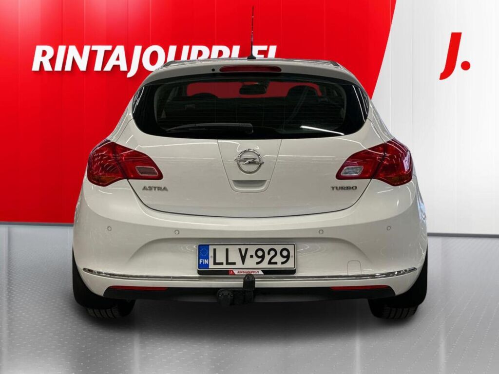 Opel Astra 2013 Valkoinen