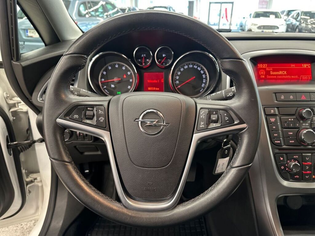 Opel Astra 2013 Valkoinen