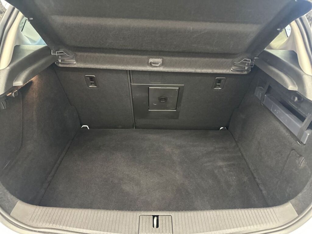Opel Astra 2013 Valkoinen