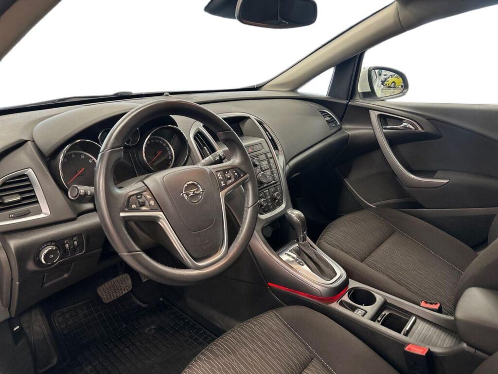 Opel Astra 2013 Valkoinen