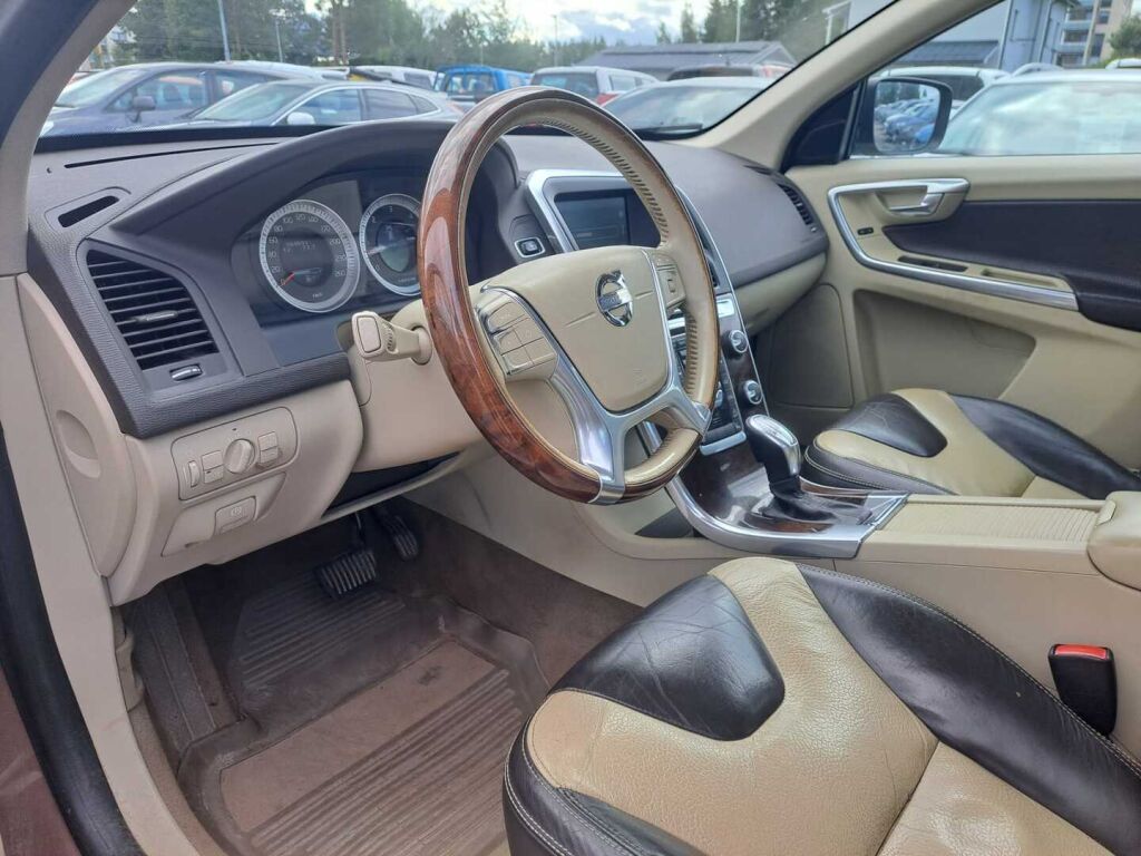 Volvo XC60 2013 Ruskea (beige)