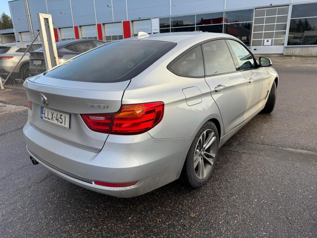 BMW 328 Gran Turismo 2013 Hopea