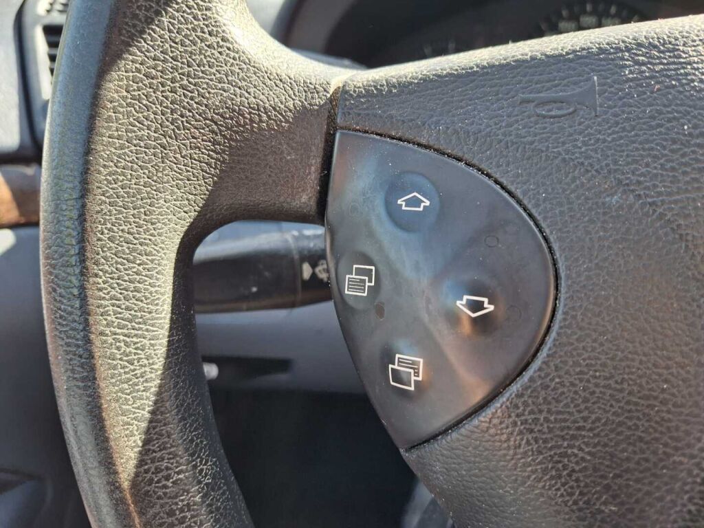 Mercedes-Benz E 2004 Hopea