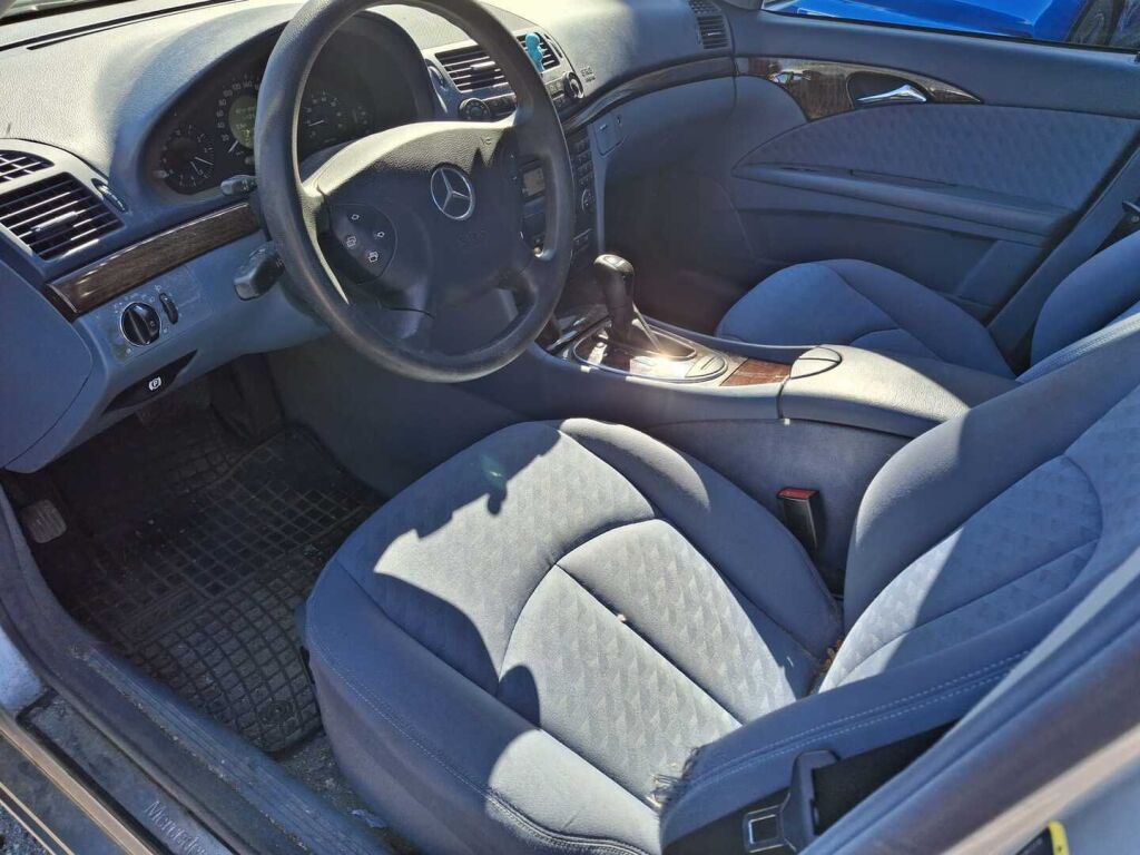 Mercedes-Benz E 2004 Hopea