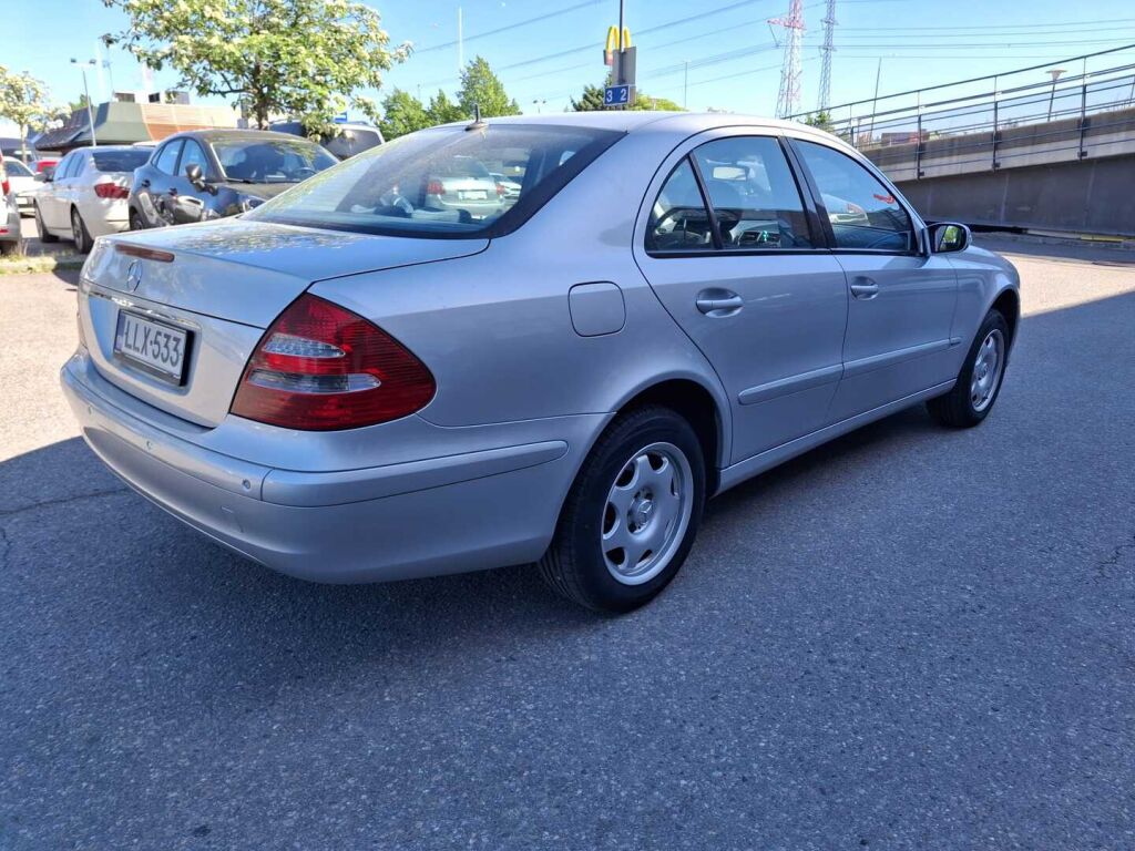 Mercedes-Benz E 2004 Hopea