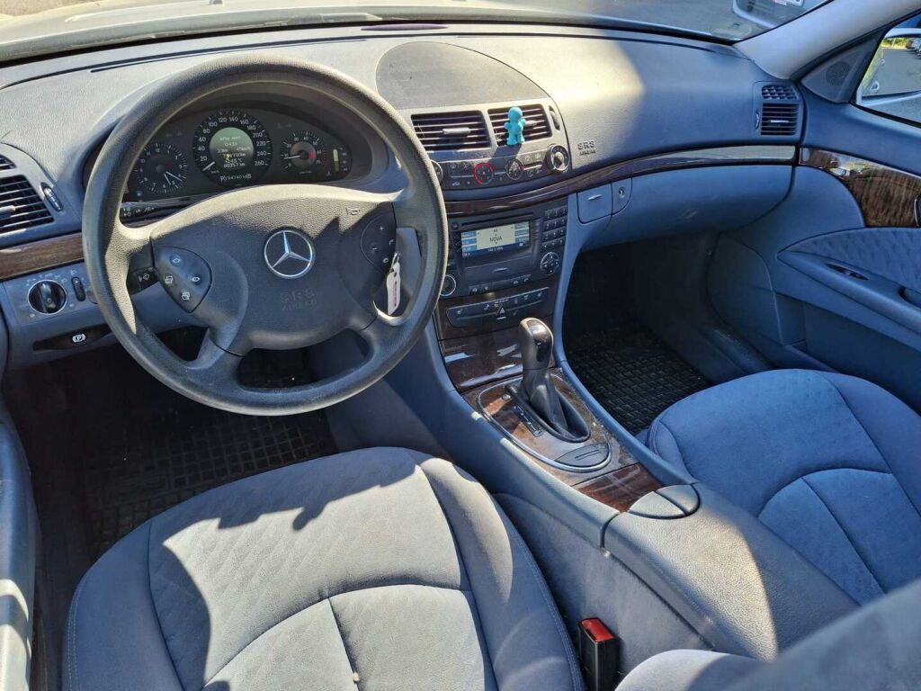 Mercedes-Benz E 2004 Hopea