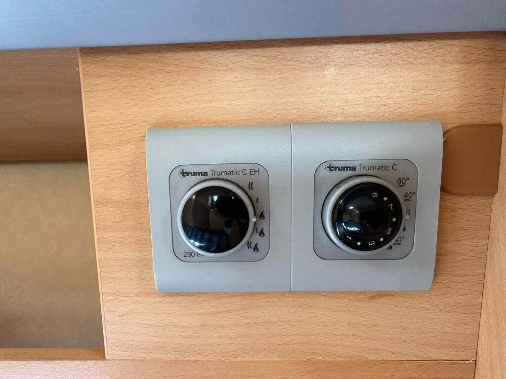 Adria Sport 573 DS 2008 Valkoinen