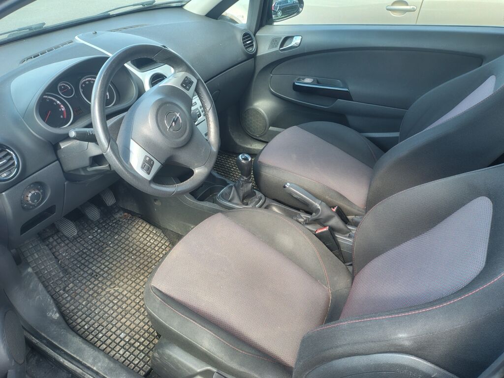 Opel Corsa 2007 Musta