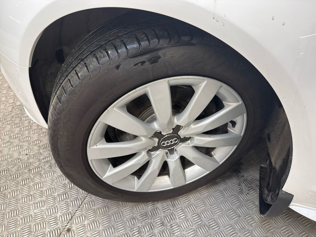 Audi A4 2013 Valkoinen