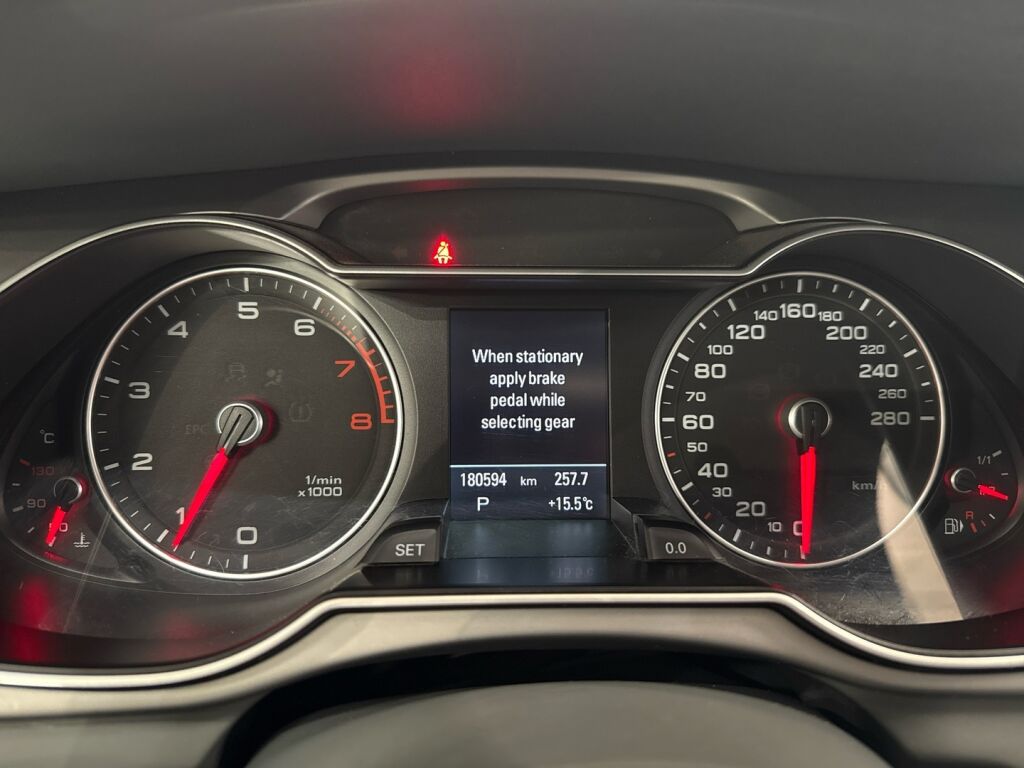 Audi A4 2013 Valkoinen