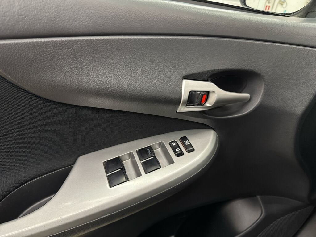 Toyota Corolla 2013 Hopea