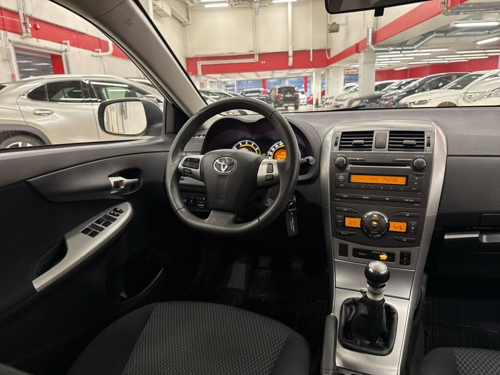 Toyota Corolla 2013 Hopea