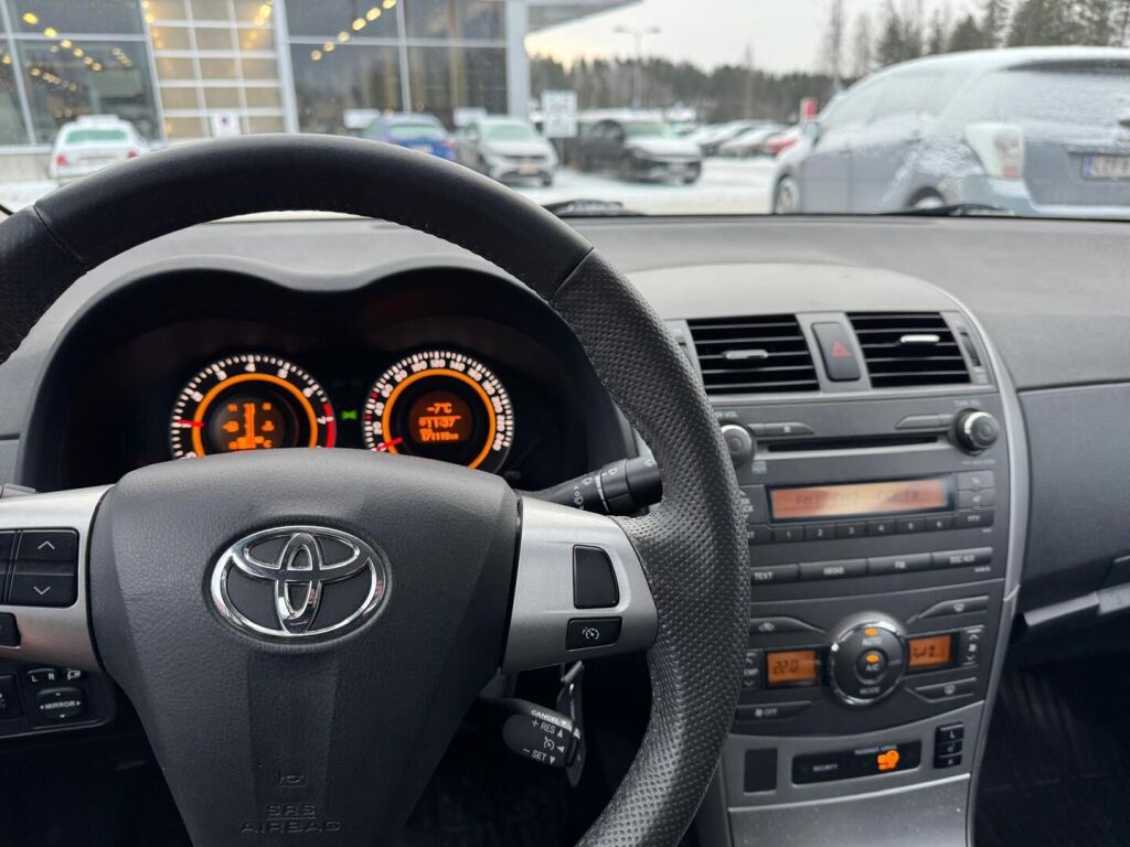 Toyota Corolla 2013 Hopea