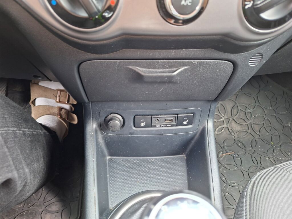 Hyundai i20 5d 2015 Valkoinen