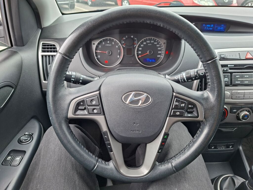 Hyundai i20 5d 2015 Valkoinen