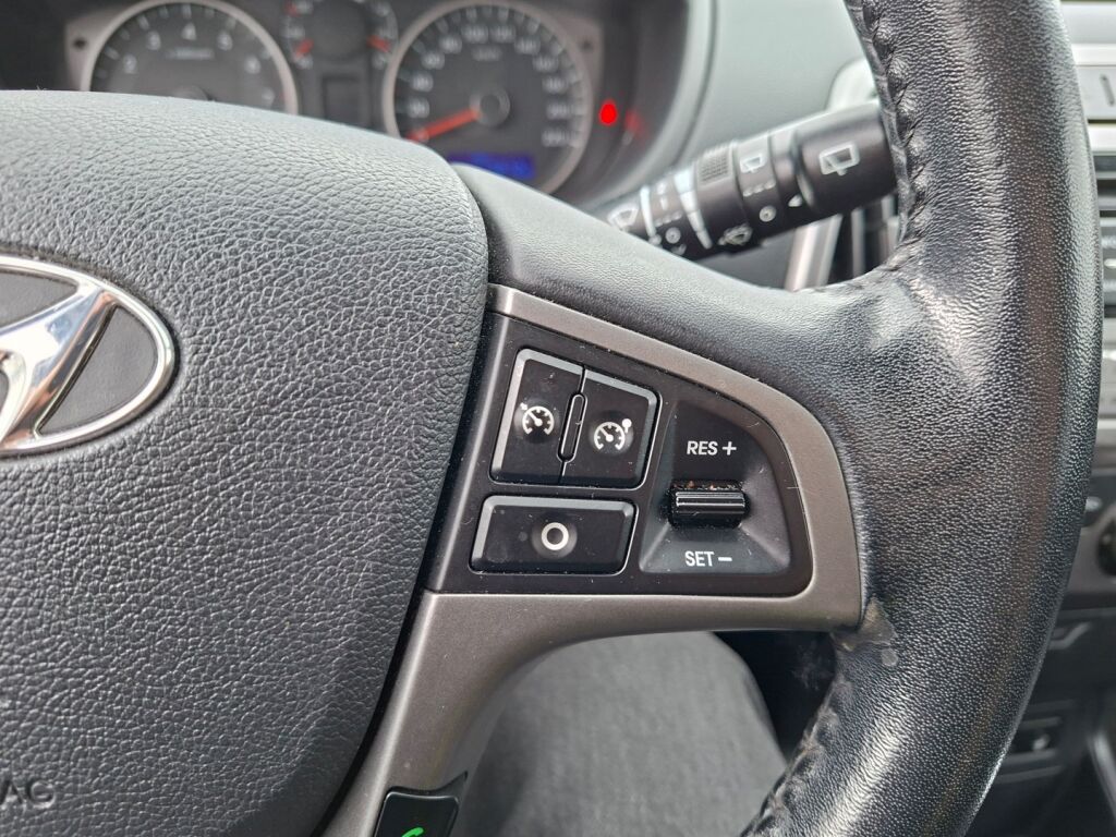 Hyundai i20 5d 2015 Valkoinen