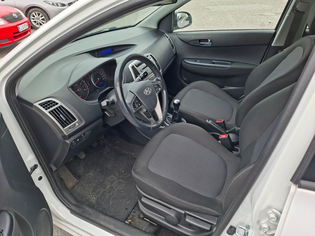 Hyundai i20 5d 2015 Valkoinen