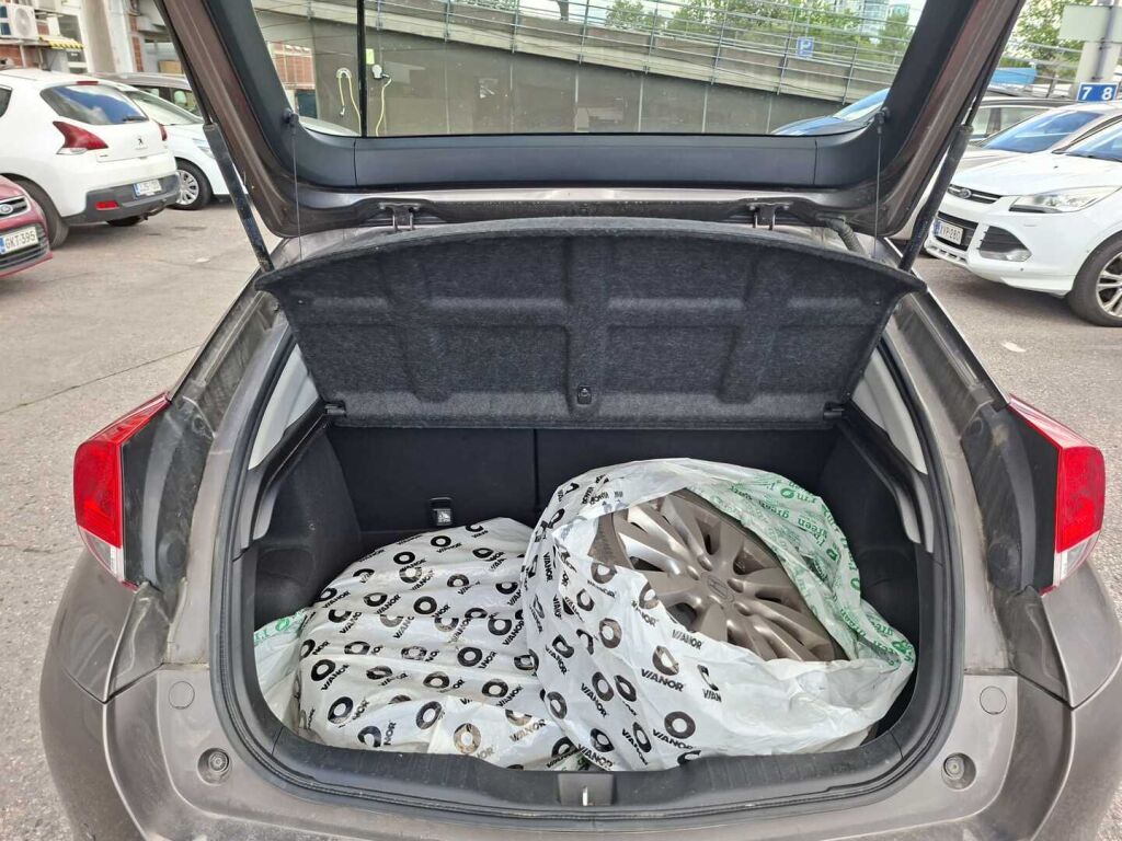 Honda Civic 2013 Ruskea (beige)