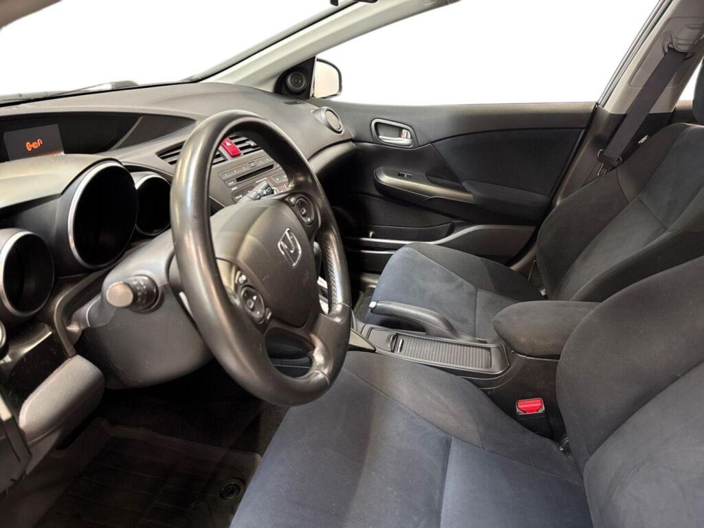 Honda Civic 2013 Ruskea (beige)