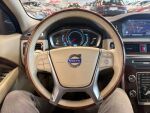 Volvo V70 2014 Punainen