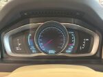 Volvo V70 2014 Punainen