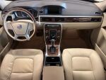Volvo V70 2014 Punainen