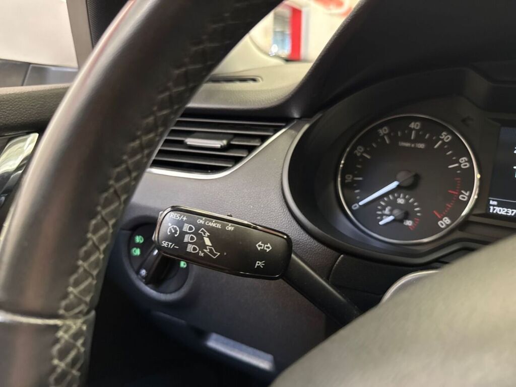 Skoda Octavia 2014 Valkoinen