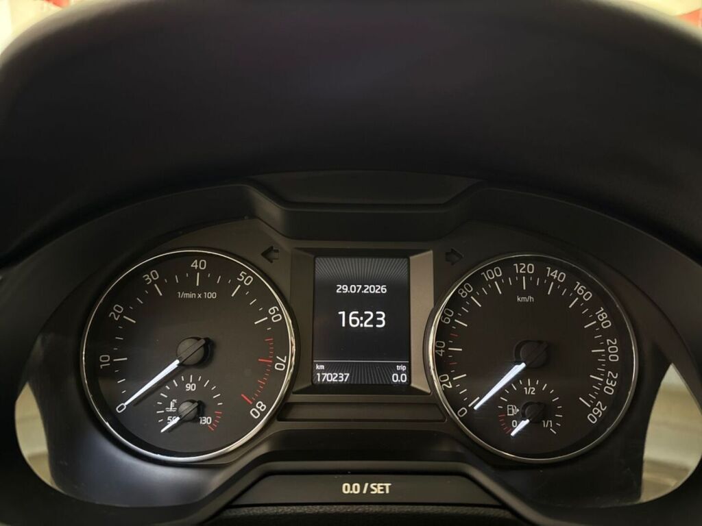 Skoda Octavia 2014 Valkoinen